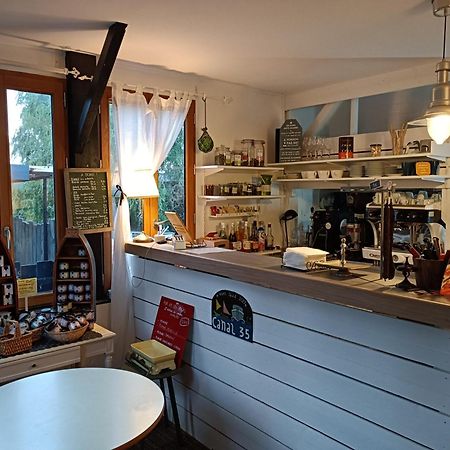 Hédé Ille Flottante, Maison Eclusiere Et Hebergements Insolites Sur Le Canal المظهر الخارجي الصورة