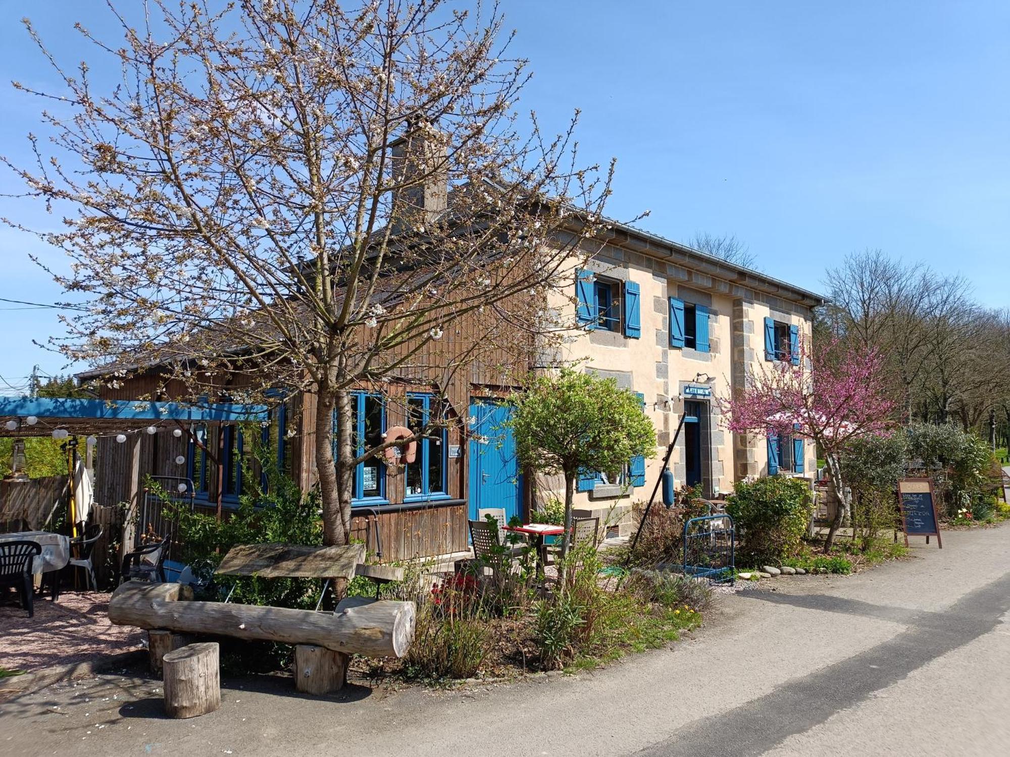Hédé Ille Flottante, Maison Eclusiere Et Hebergements Insolites Sur Le Canal المظهر الخارجي الصورة
