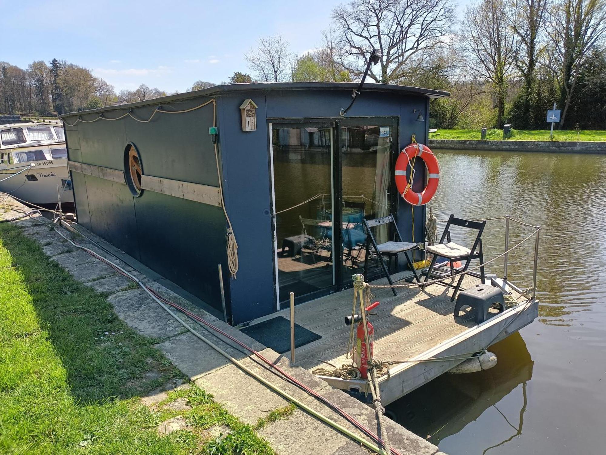 Hédé Ille Flottante, Maison Eclusiere Et Hebergements Insolites Sur Le Canal المظهر الخارجي الصورة