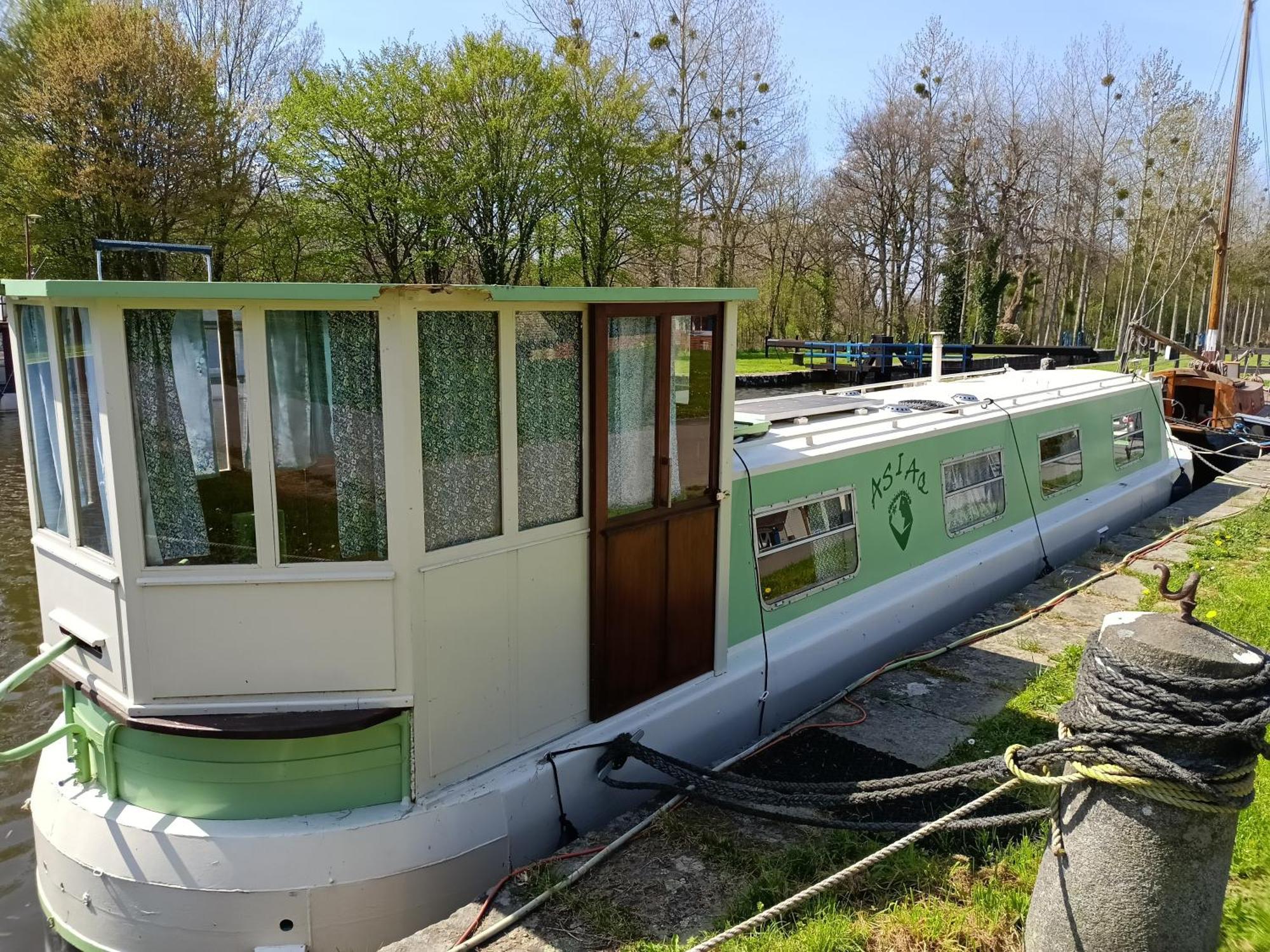 Hédé Ille Flottante, Maison Eclusiere Et Hebergements Insolites Sur Le Canal المظهر الخارجي الصورة